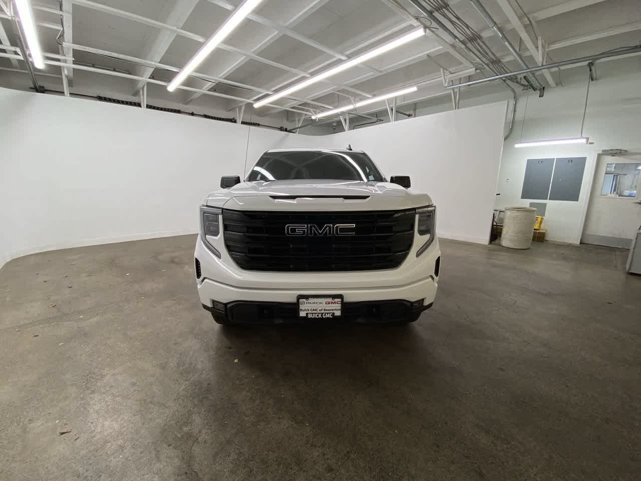 Used 2023 GMC Sierra 1500 Elevation w/ X31 Off-Road Package AWD/4WD image 9