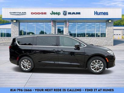 New 2026 Chrysler Pacifica Select