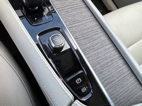 Used 2023 Volvo XC90 B6 Core w/ Climate Package image 29