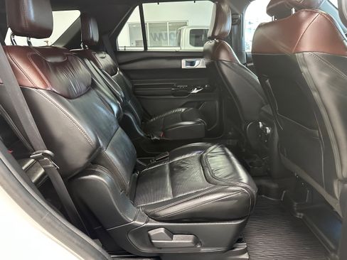 Used 2022 Ford Explorer Platinum w/ Equipment Group 601A image 14