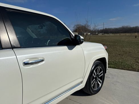Used 2014 Toyota 4Runner Limited image 19
