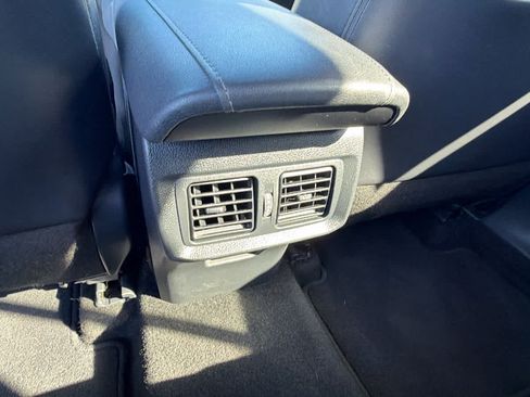 Used 2021 Toyota Venza XLE w/ Carpet Mat Package (TMS) AWD/4WD image 25