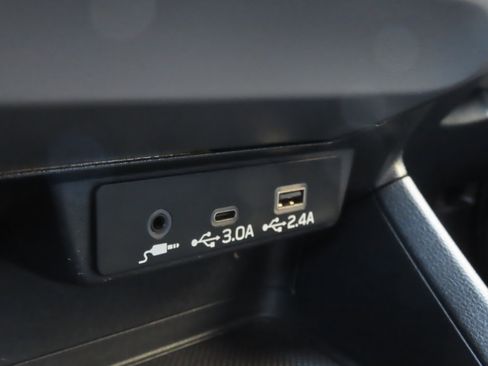 Used 2024 Subaru Crosstrek 2.0i Premium AWD/4WD image 24