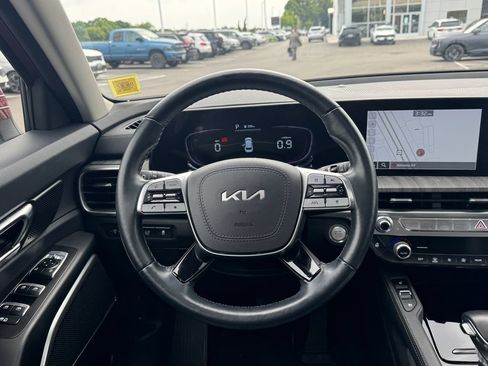 Used 2023 Kia Telluride EX w/ EX Captain's Chair Package AWD/4WD image 14