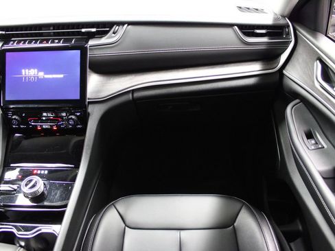 Used 2023 Jeep Grand Cherokee Limited w/ Trailer Tow Prep Group (B) image 31