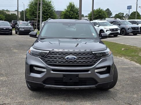 Used 2022 Ford Explorer XLT w/ Equipment Group 202A RWD image 3
