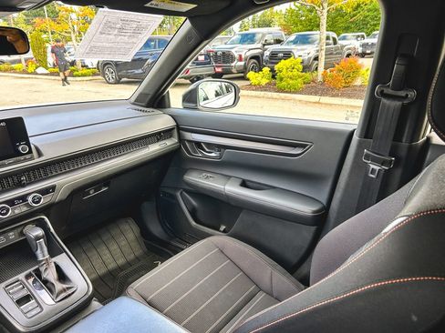 Used 2024 Honda CR-V Sport image 18