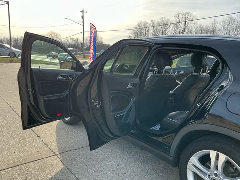 Used 2020 Mercedes-Benz GLA 250 GLA 250 4MATIC SUV image 11