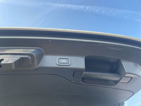 Used 2017 Jaguar F-PACE Prestige image 31