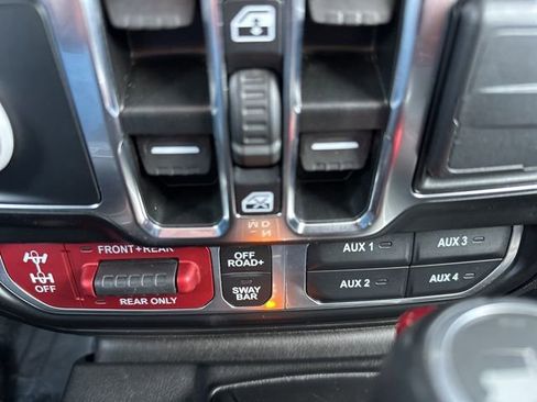 Used 2022 Jeep Wrangler Unlimited Rubicon w/ Cold Weather Group image 27