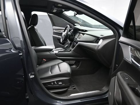 Certified 2022 Cadillac XT5 Sportv w/ LPO, Floor Liner Package AWD/4WD image 16