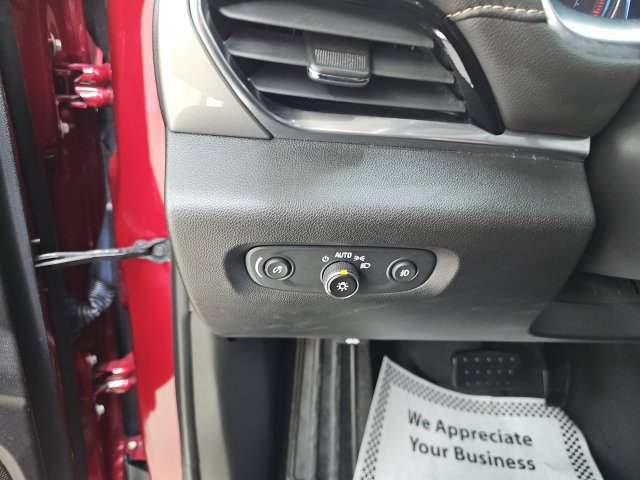 Used 2019 Chevrolet Traverse LT FWD image 27