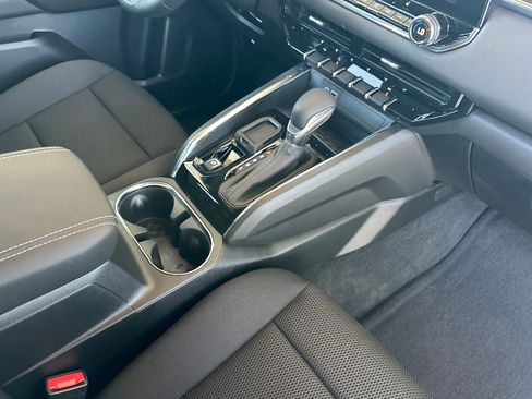 New 2025 GMC Canyon Elevation w/ Convenience Package image 16