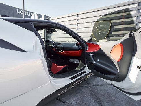 Used 2022 Ferrari SF90 Stradale image 35