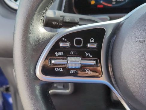 Used 2022 Mercedes-Benz GLB 250 image 25