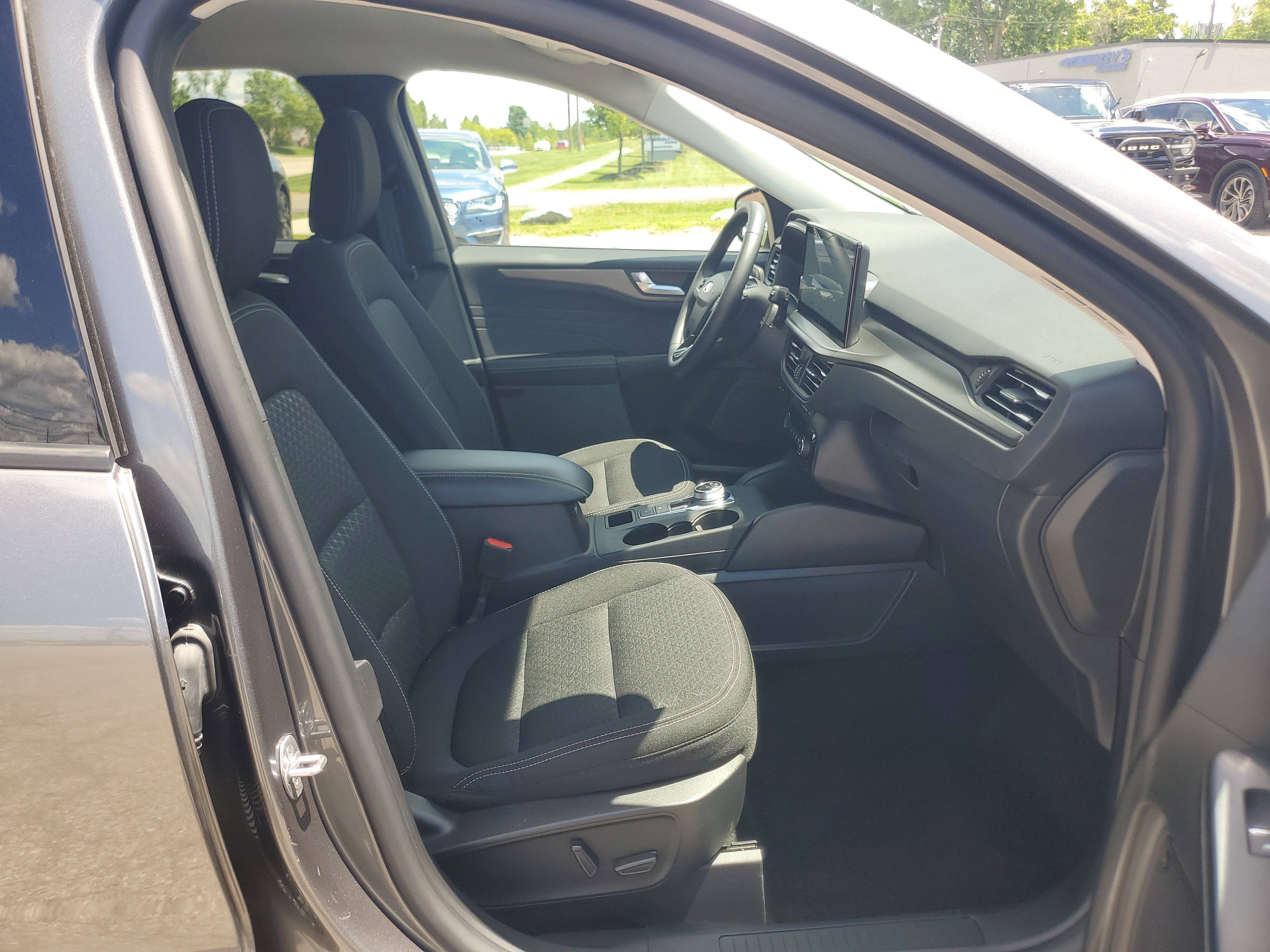 Used 2024 Ford Escape Active w/ Tech Pack #2 AWD/4WD image 9