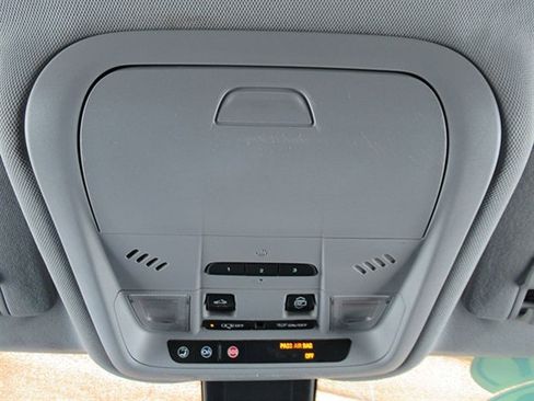 Used 2020 Chevrolet Equinox LT FWD image 33
