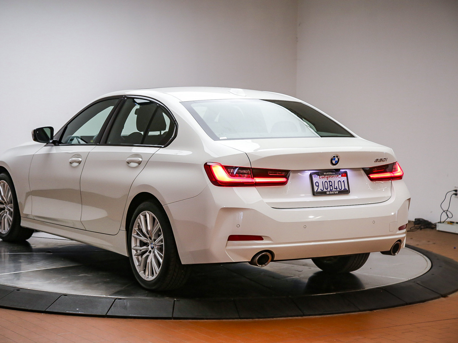 Certified 2023 BMW 330i Sedan w/ Driving Assistance Package RWD image 5