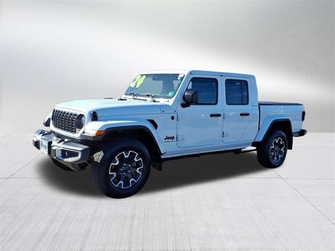 Used 2024 Jeep Gladiator Sport w/ Premium Package image 8