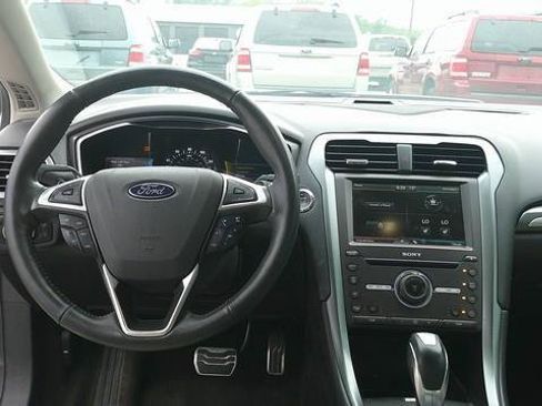 Used 2016 Ford Fusion Titanium FWD image 10