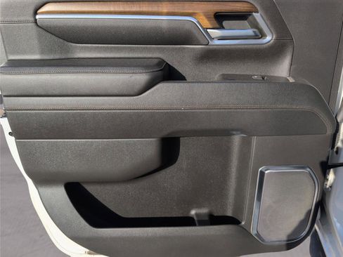 Used 2024 Chevrolet Silverado 2500 High Country w/ High Country Premium Package image 27