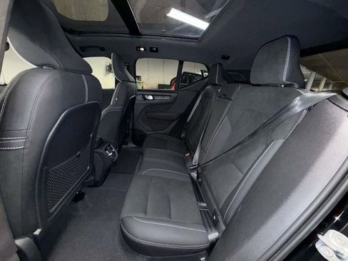 Used 2023 Volvo XC40 B5 Plus w/ Climate Package image 19