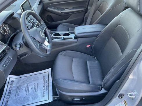 Used 2024 Nissan Altima 2.5 SV image 14