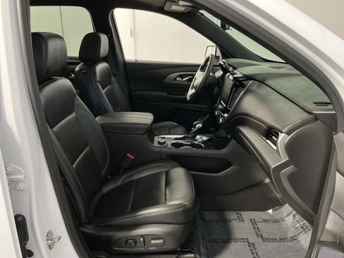 Used 2023 Chevrolet Traverse LT w/ LT Premium Package AWD/4WD image 28