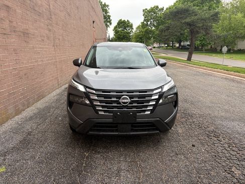 Used 2024 Nissan Rogue SV AWD/4WD image 8