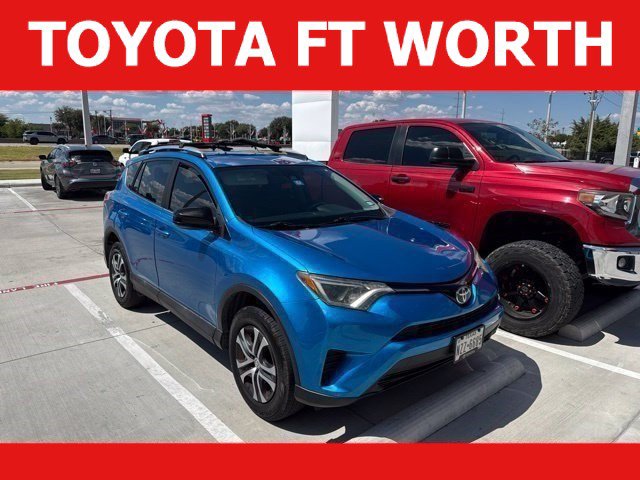 Used 2017 Toyota RAV4 LE FWD image 1