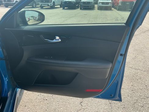Used 2023 Kia Forte GT-Line w/ GT-Line Premium Package FWD image 17