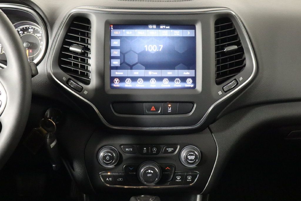 Used 2022 Jeep Cherokee Latitude w/ Trailer Tow Group AWD/4WD image 27