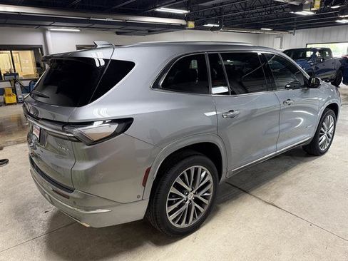 Certified 2026 Buick Enclave Avenir w/ Super Cruise Package AWD/4WD image 4