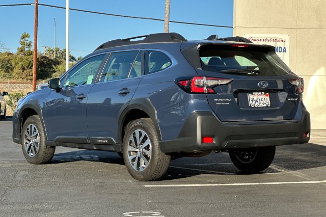 Used 2025 Subaru Outback AWD/4WD image 6