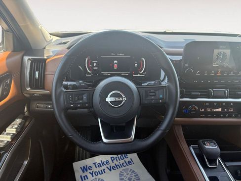 Used 2025 Nissan Pathfinder Platinum w/ Cargo Package AWD/4WD image 12