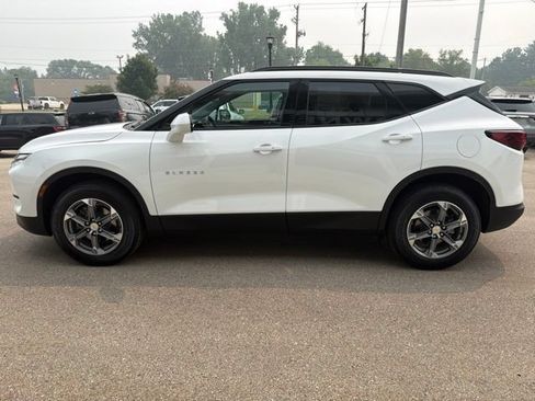 Used 2024 Chevrolet Blazer LT w/ Convenience Package FWD image 6