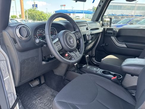 Used 2015 Jeep Wrangler Unlimited Sport w/ Connectivity Group AWD/4WD image 20