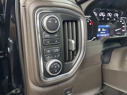Used 2019 GMC Sierra 1500 SLT w/ SLT Premium Plus Package AWD/4WD image 38