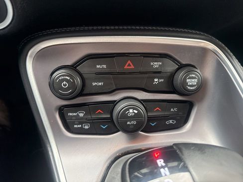 Used 2019 Dodge Challenger SXT w/ Blacktop Package image 18