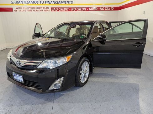 Used 2012 Toyota Camry XLE image 11