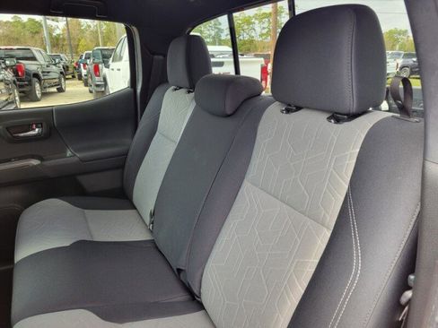 Used 2022 Toyota Tacoma TRD Sport image 26