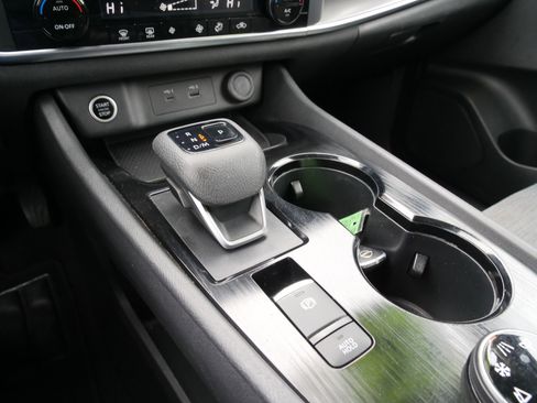 Used 2023 Nissan Rogue SV image 25