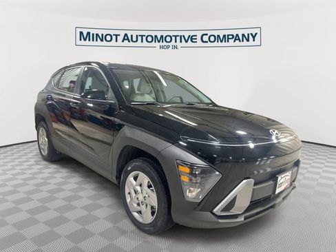 Used 2025 Hyundai Kona SE AWD/4WD image 1