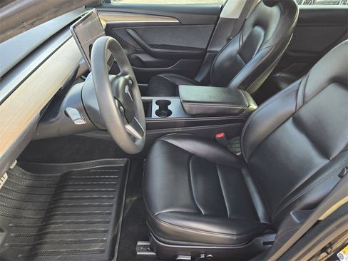Used 2021 Tesla Model 3 Performance image 14