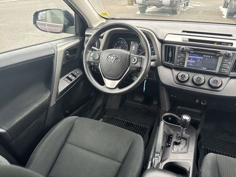 Used 2017 Toyota RAV4 LE image 10