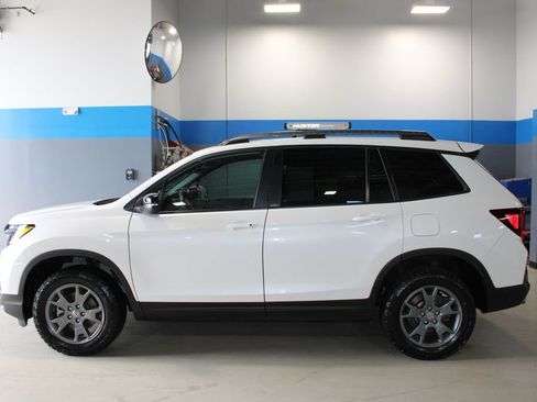 Used 2024 Honda Passport TrailSport image 11
