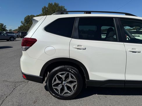 Used 2021 Subaru Forester Premium image 41