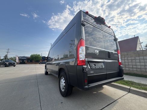 Used 2023 RAM ProMaster 2500 w/ Premium Appearance Group image 12