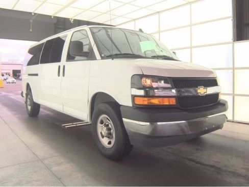 Used 2024 Chevrolet Express 3500 LT w/ LT Preferred Equipment Group RWD image 4