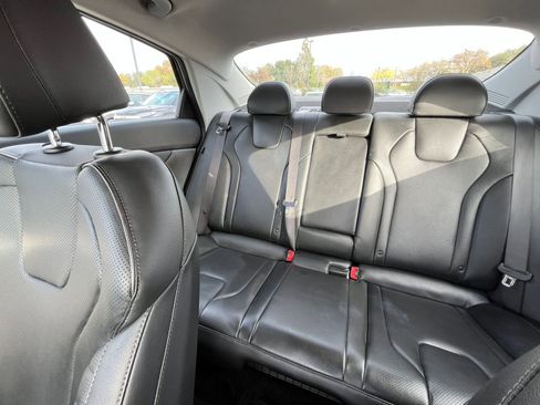 Used 2025 Hyundai Elantra Limited image 38